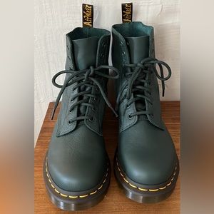 Dr Martens 1460 Pascal pine green boots size 8 womens